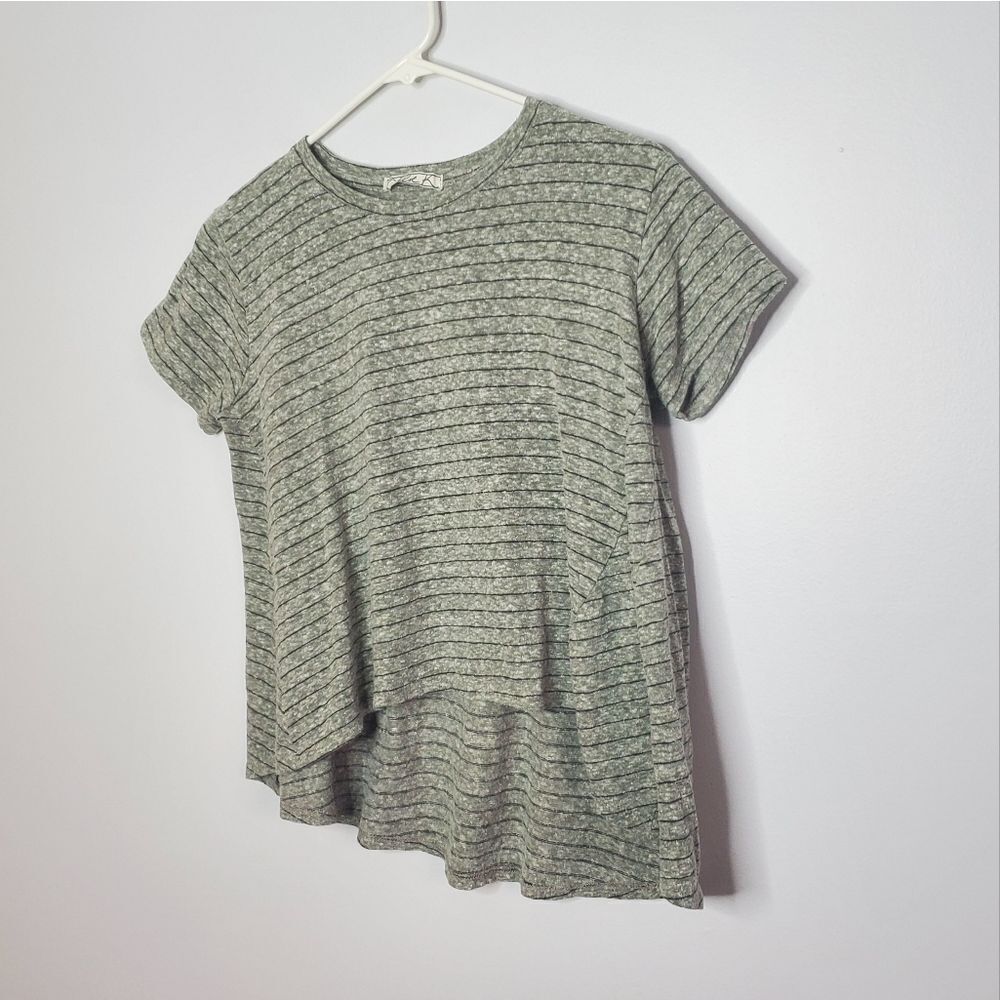 Chloe K XS T Shirt Gray Striped High Low Hemline Flare